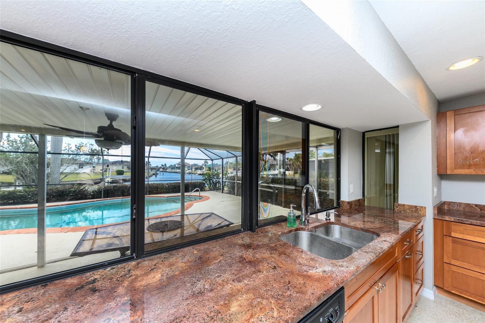 Image 5 of 48 For 2429 Aqui Esta Dr