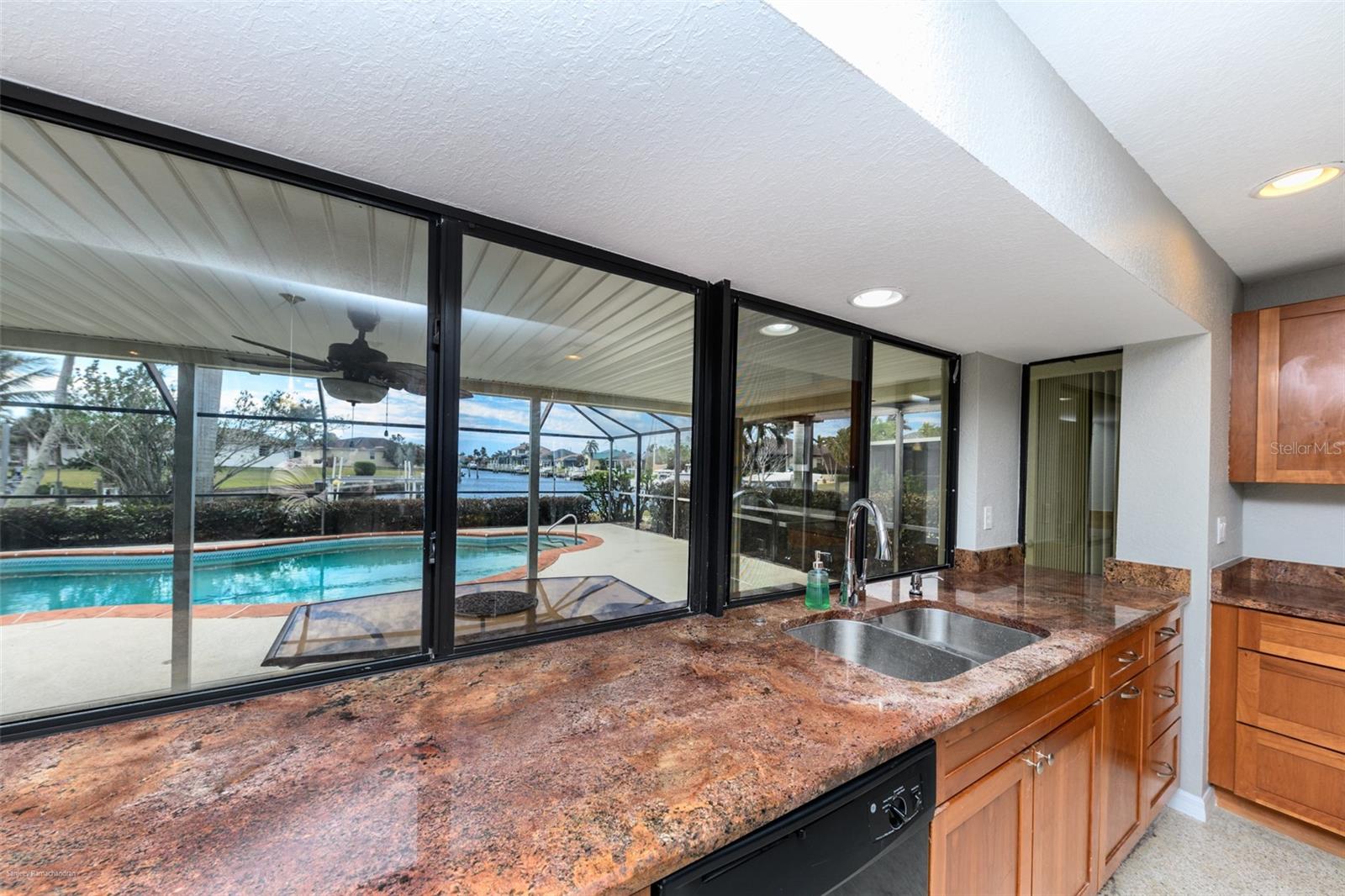 Image 6 of 48 For 2429 Aqui Esta Dr