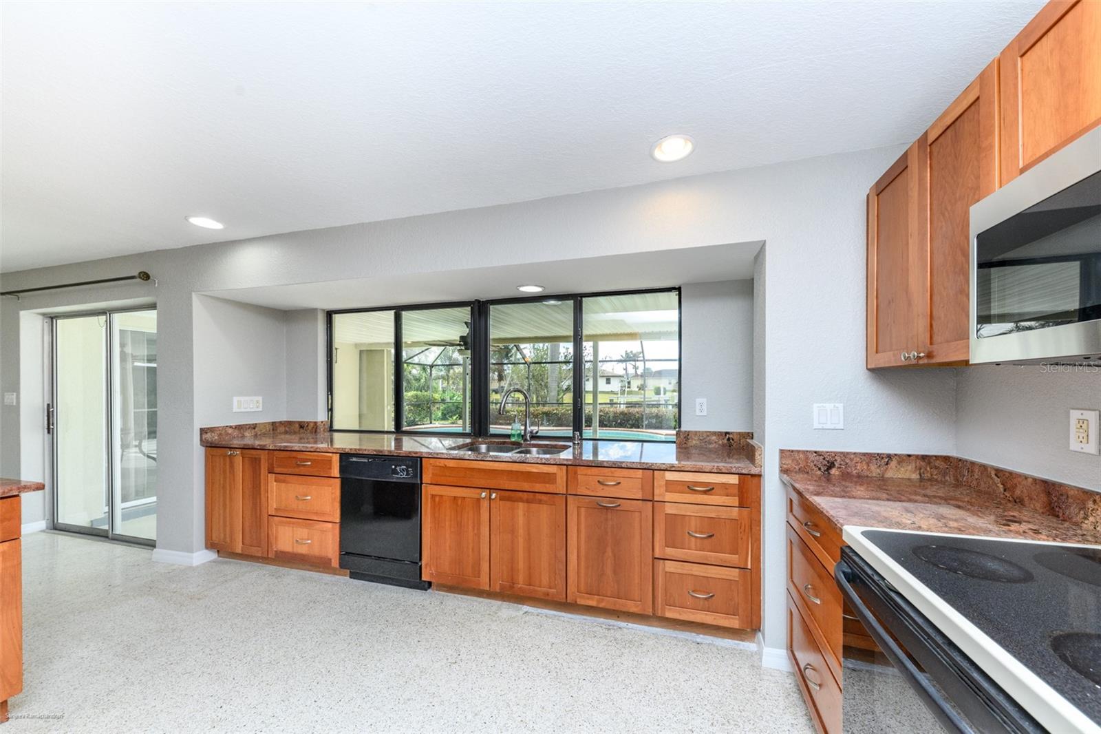 Image 7 of 48 For 2429 Aqui Esta Dr