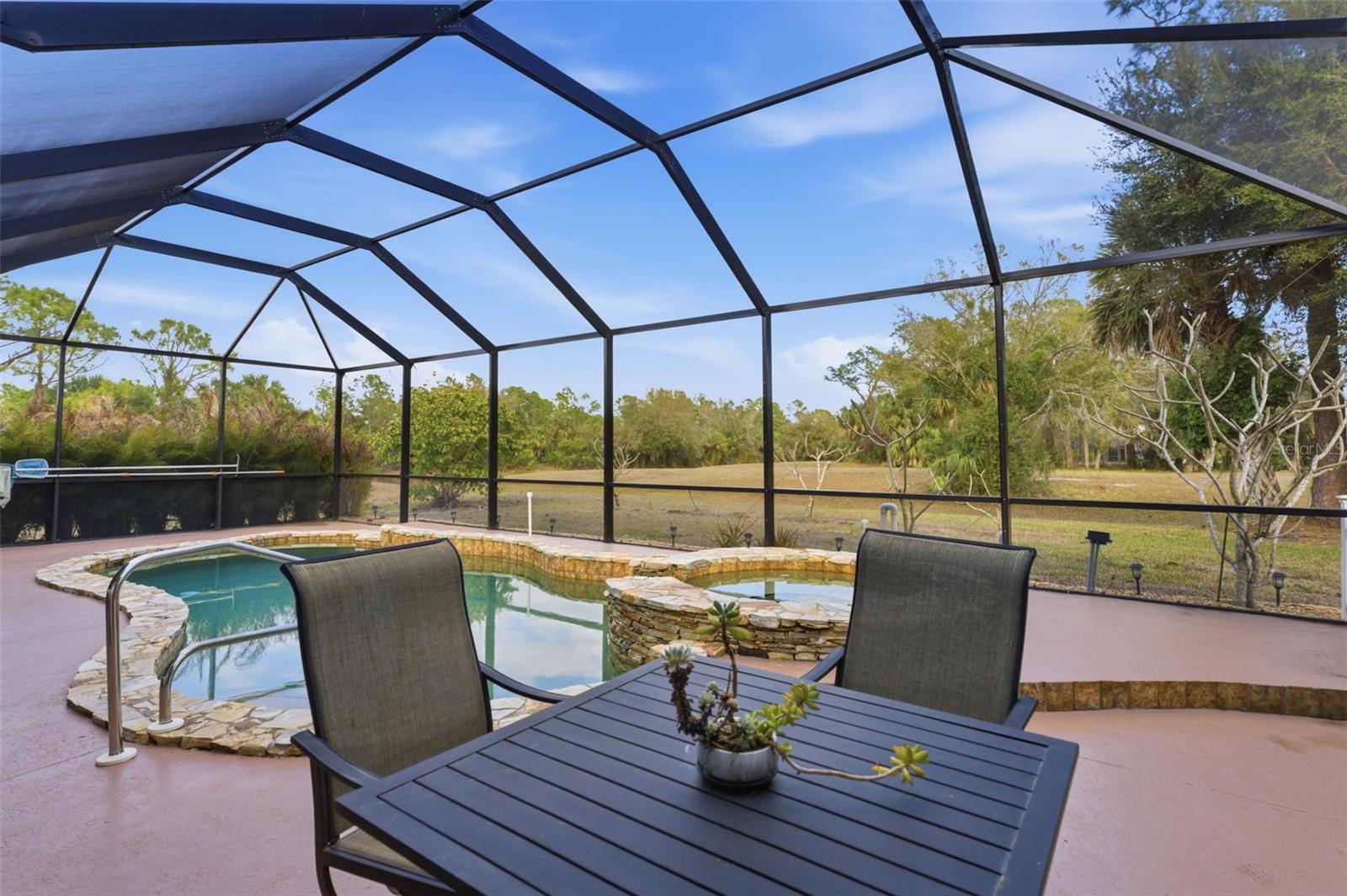 Image 21 of 37 For 21 Manizaks Avenue