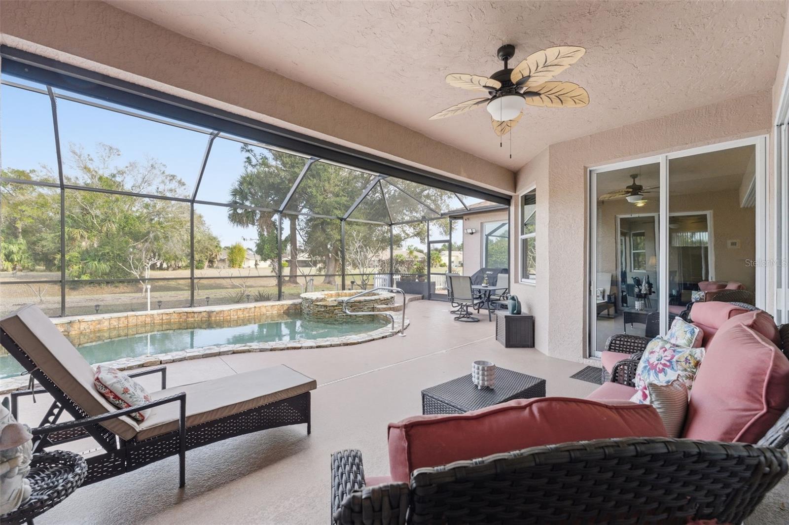 Image 22 of 37 For 21 Manizaks Avenue