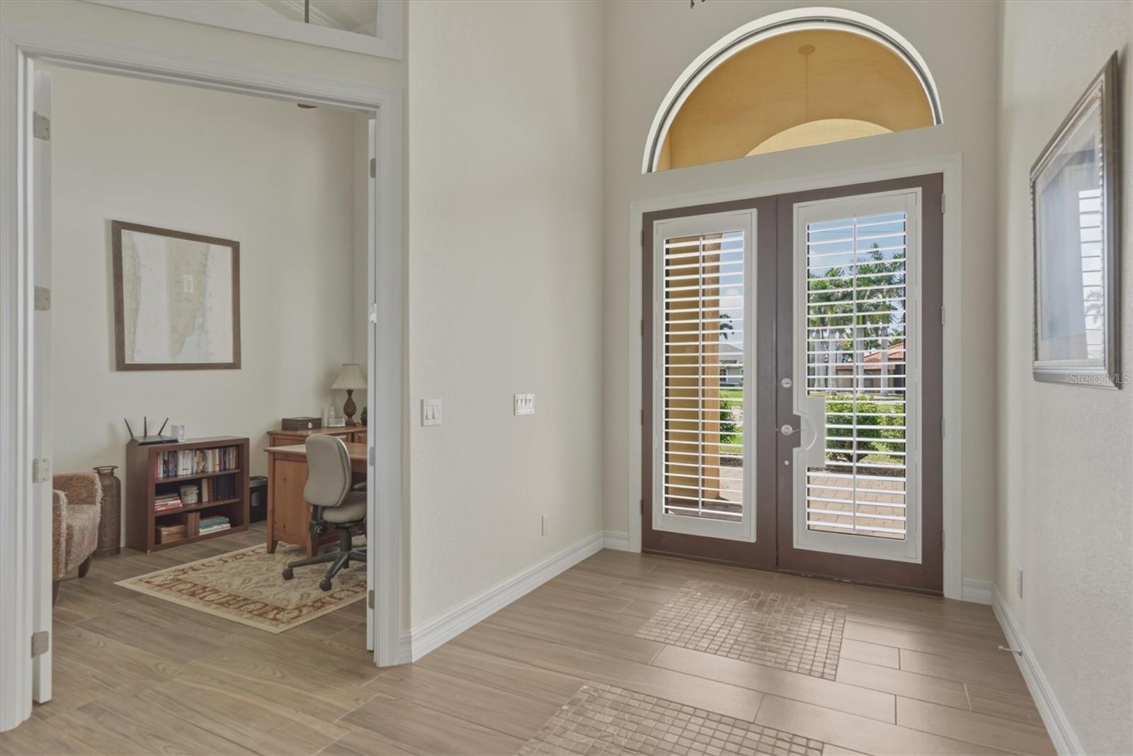 Image 19 of 81 For 558 Royal Poinciana