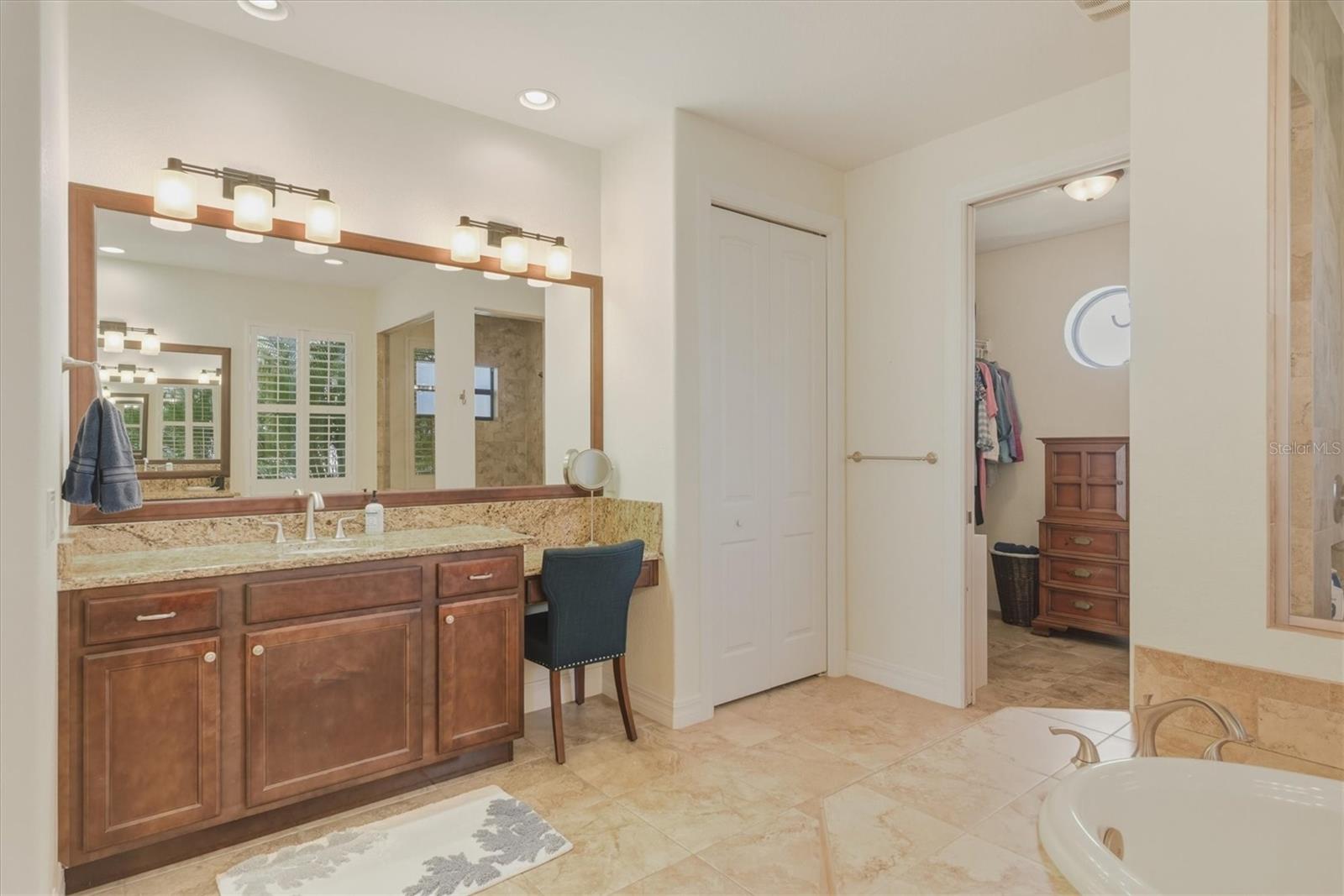 Image 44 of 81 For 558 Royal Poinciana