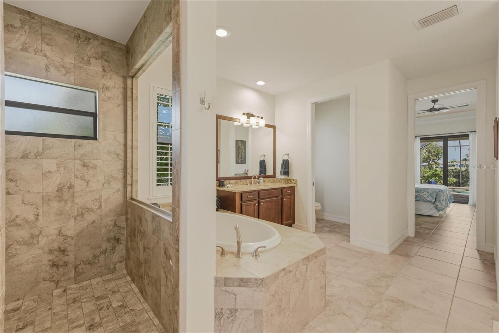 Image 45 of 81 For 558 Royal Poinciana