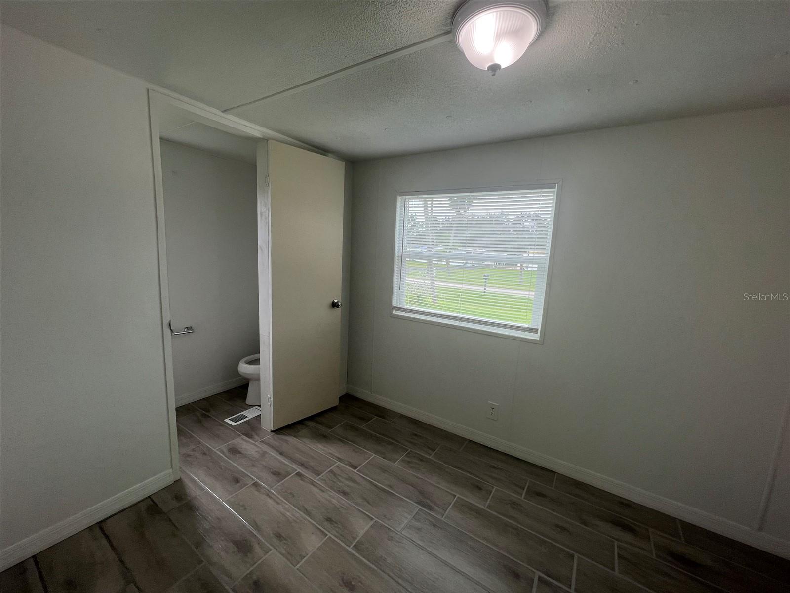 Image 4 of 20 For 11972 Newman Terrace