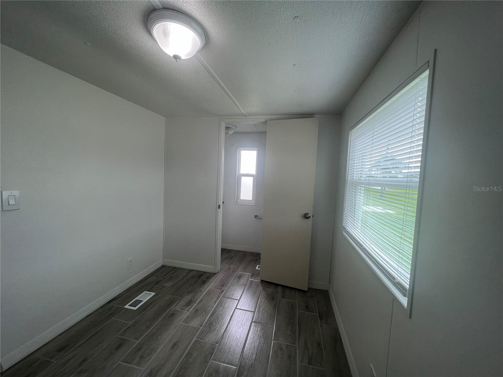 Image 5 of 20 For 11972 Newman Terrace