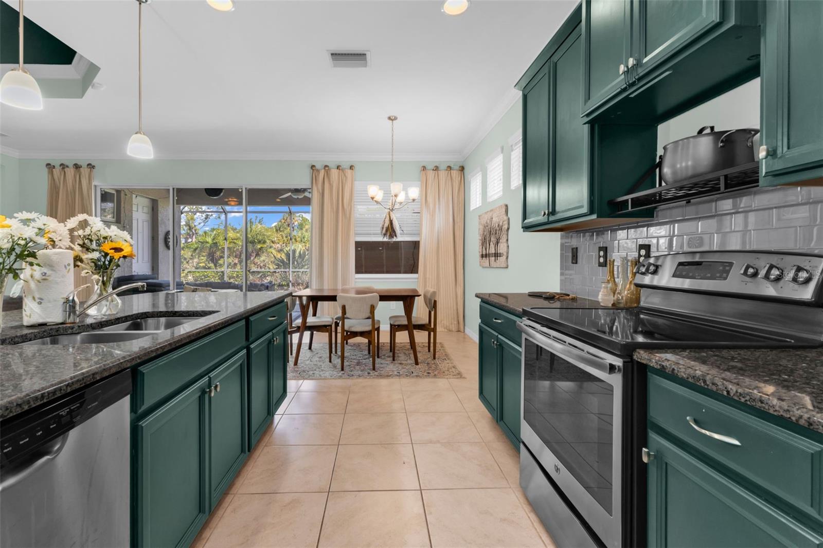 Image 18 of 64 For 11542 Blackfin Street