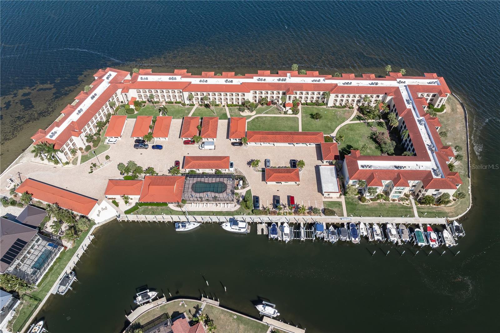 Image 15 of 75 For 1 Colony Point Drive 7c