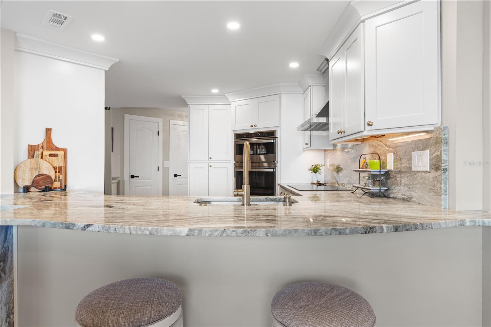 Image 39 of 75 For 1 Colony Point Drive 7c