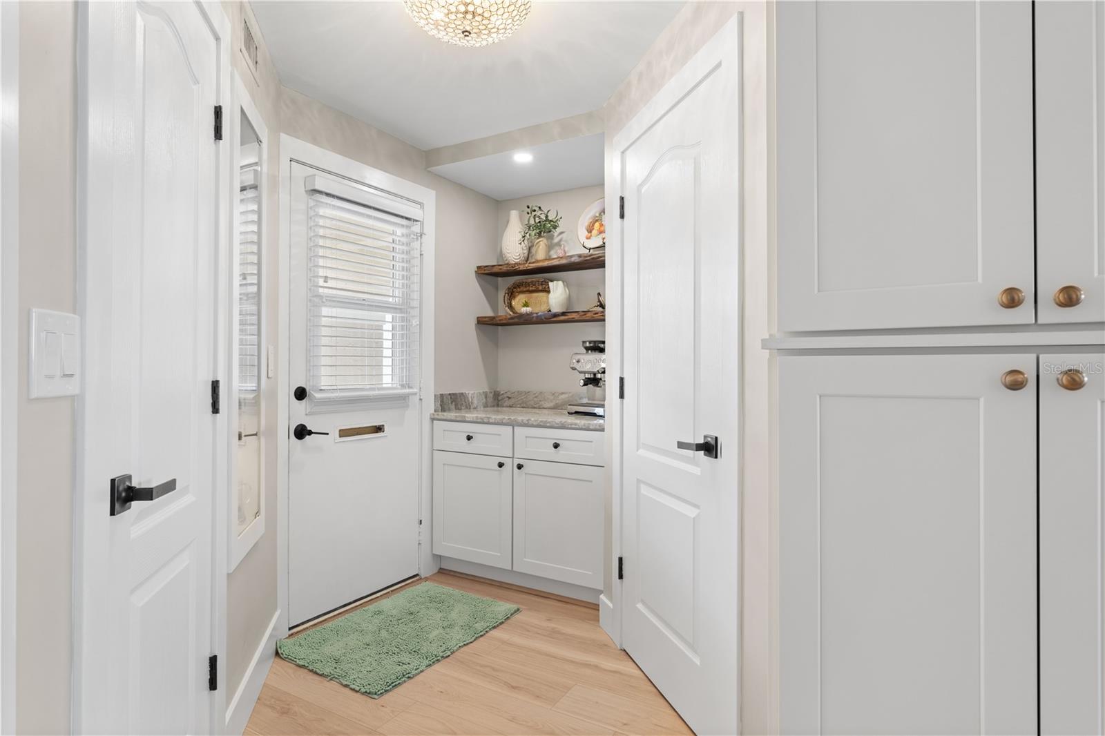 Image 41 of 75 For 1 Colony Point Drive 7c