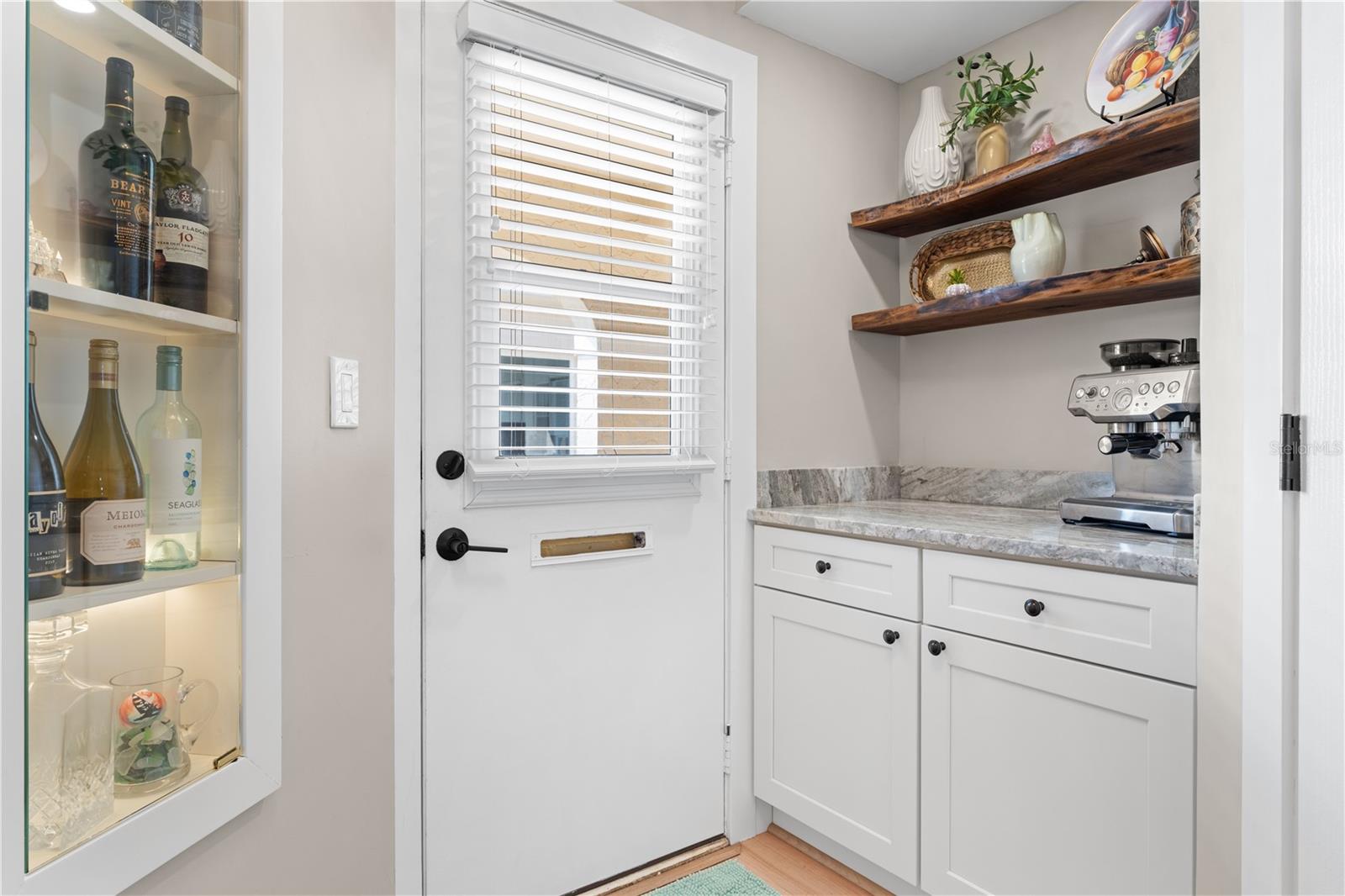 Image 43 of 75 For 1 Colony Point Drive 7c