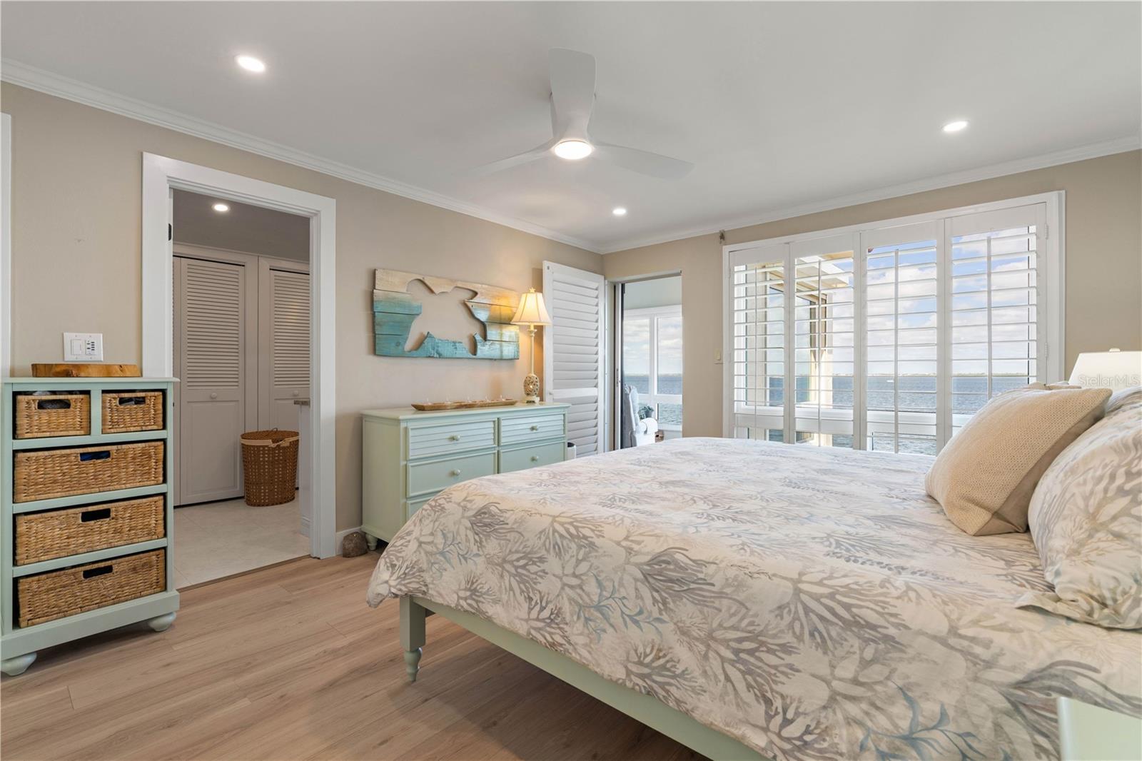 Image 49 of 75 For 1 Colony Point Drive 7c