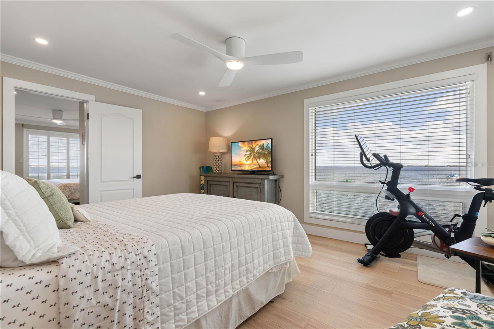 Image 55 of 75 For 1 Colony Point Drive 7c