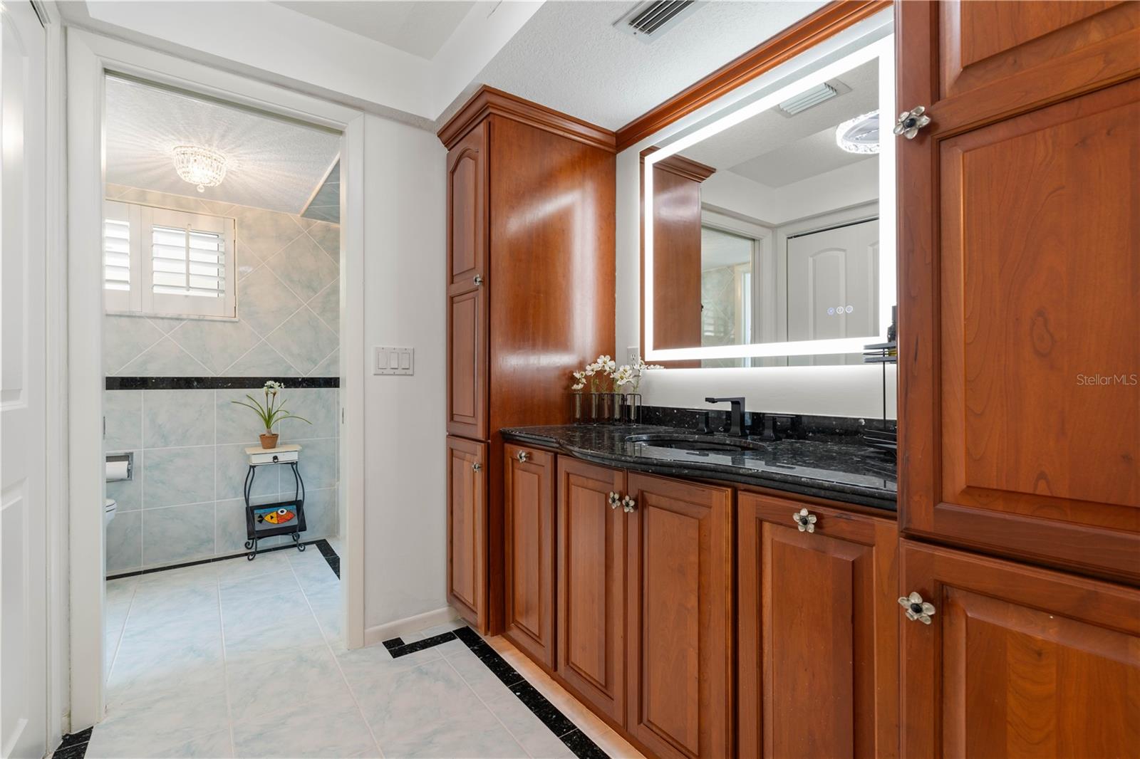 Image 57 of 75 For 1 Colony Point Drive 7c