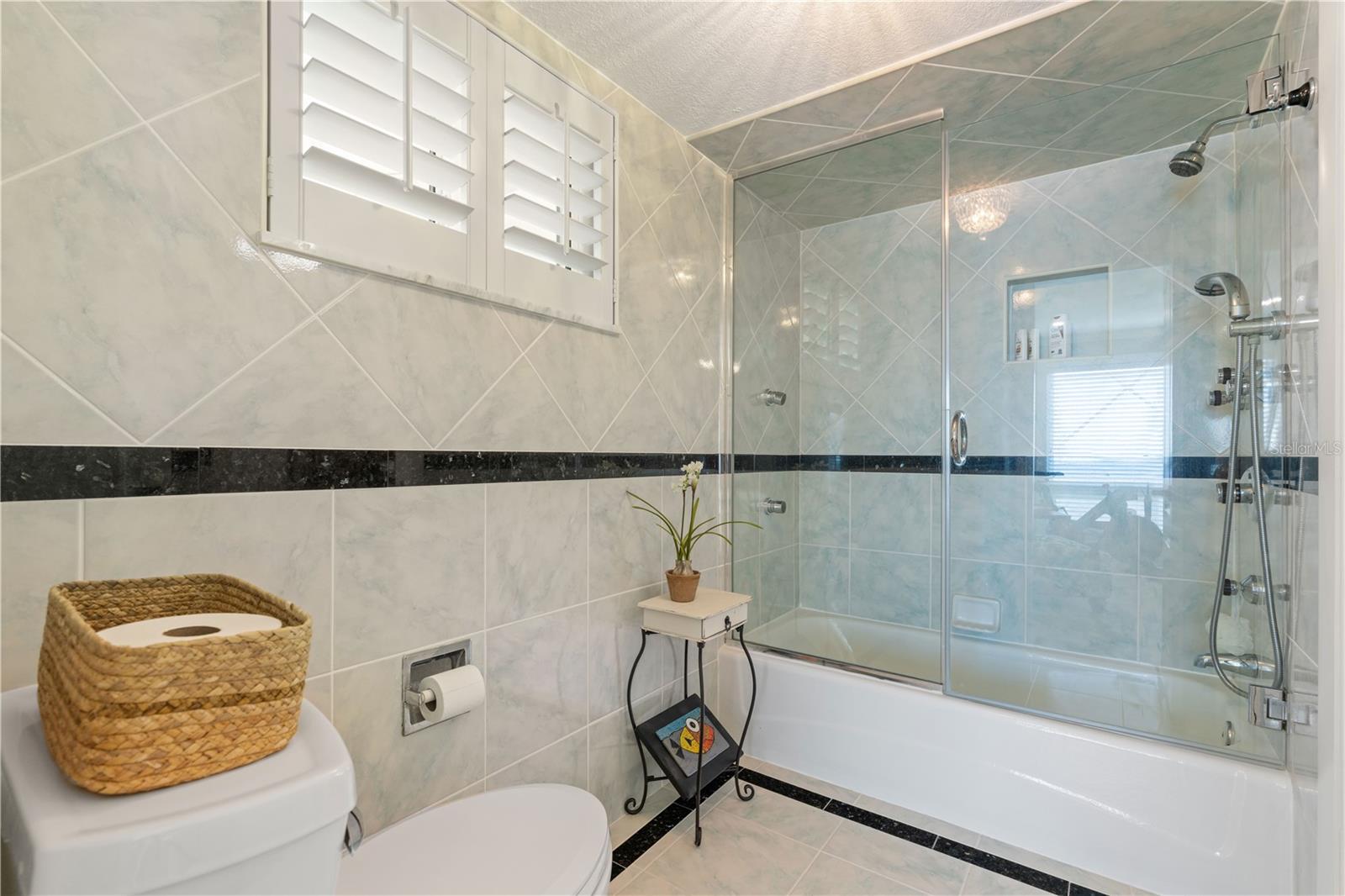 Image 58 of 75 For 1 Colony Point Drive 7c