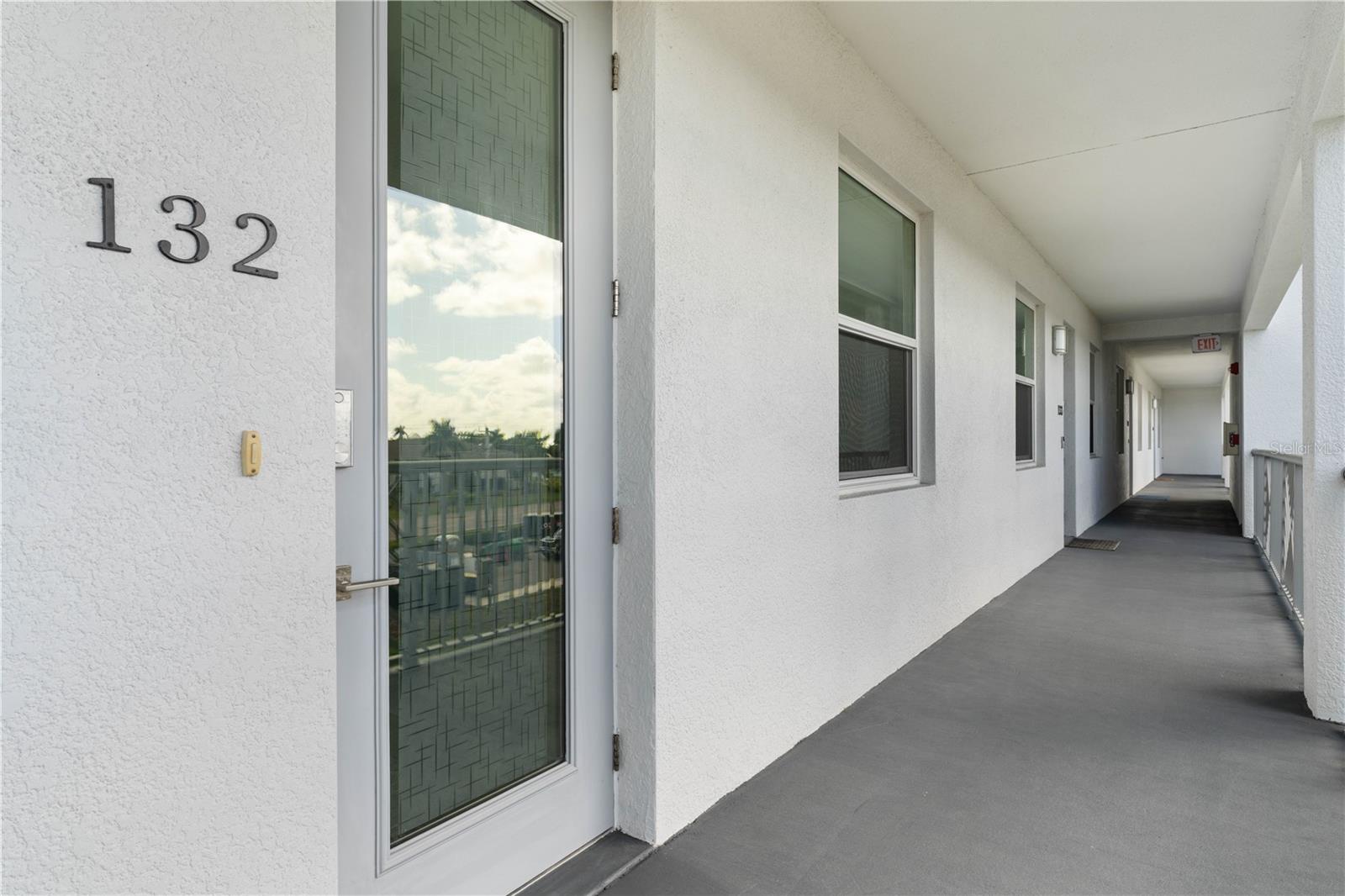 Image 23 of 70 For 1425 Park Beach Circle 132