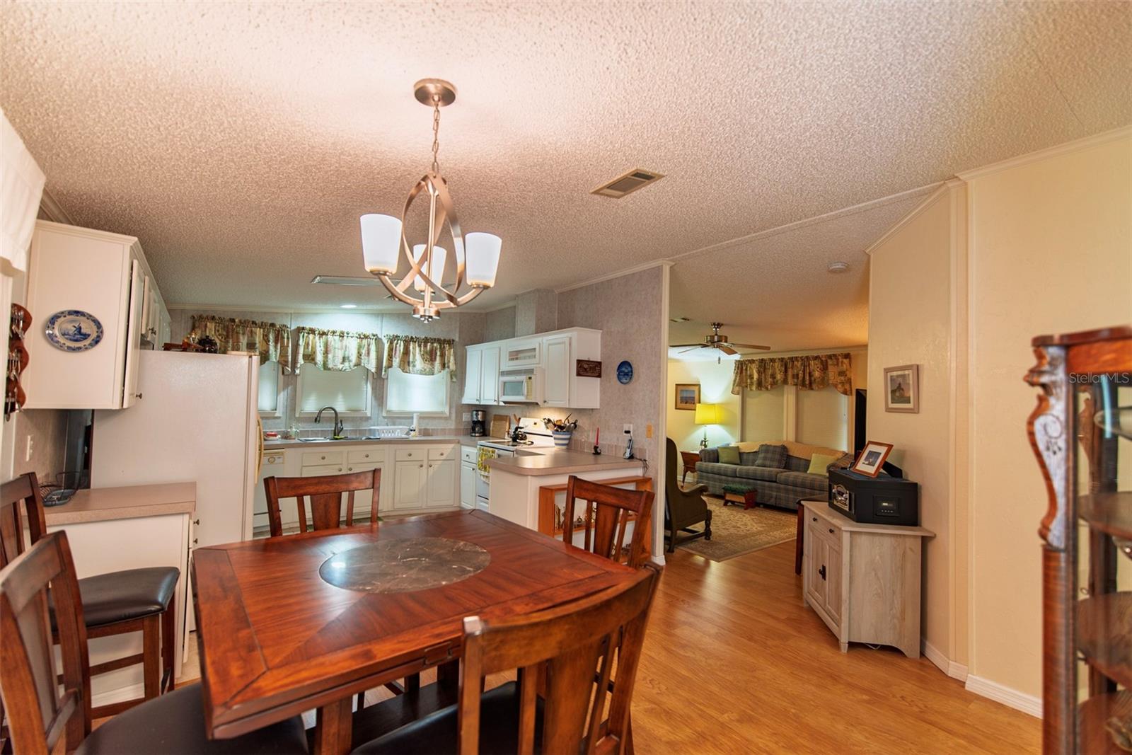 Image 2 of 27 For 3 Rotterdam Drive