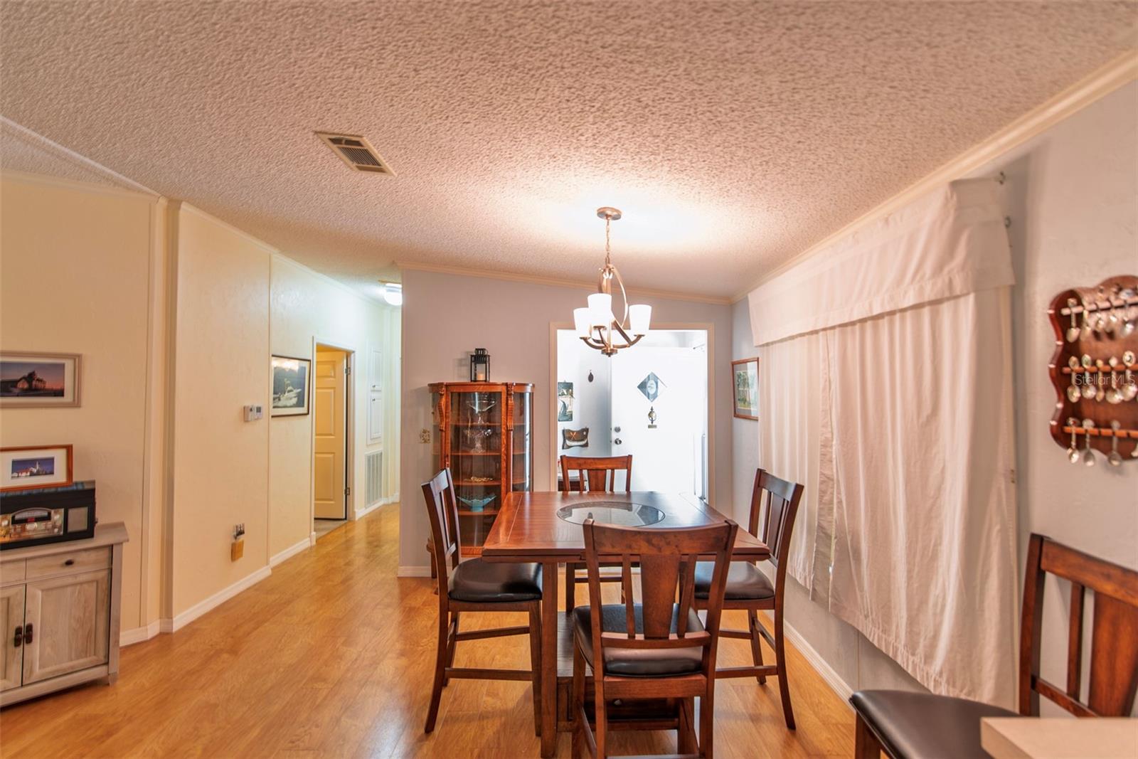 Image 6 of 27 For 3 Rotterdam Drive