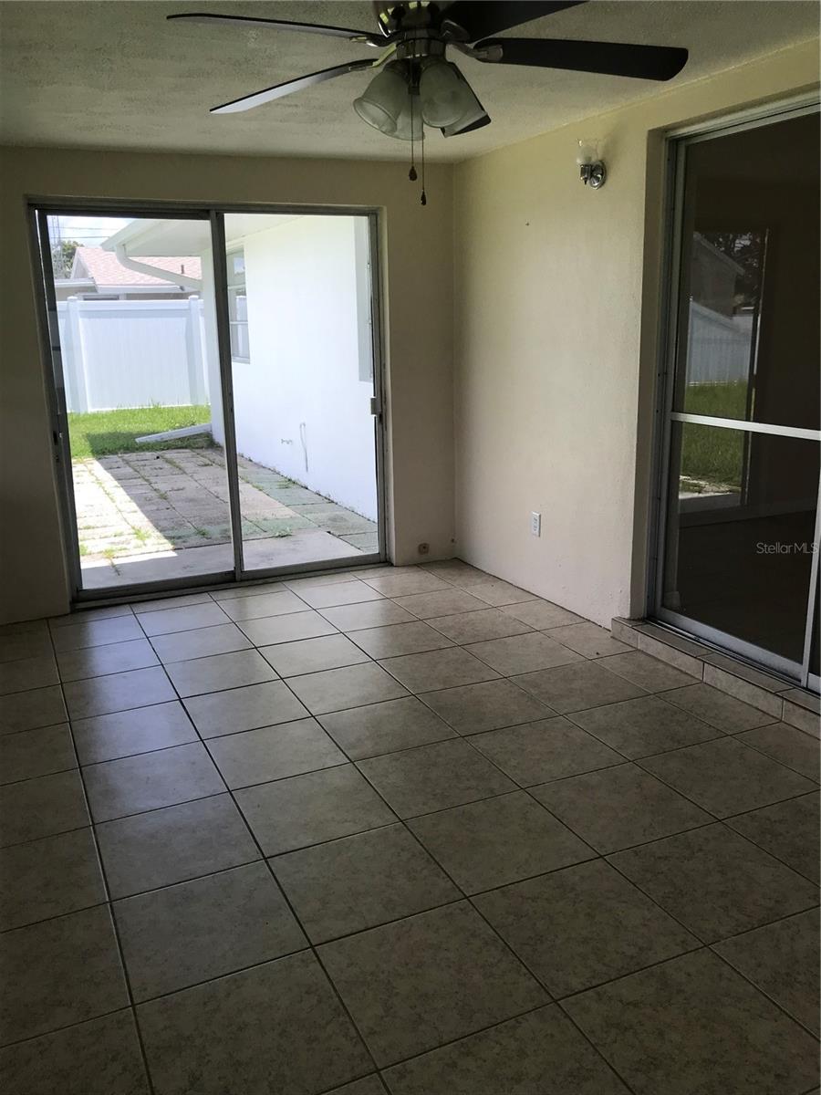 Image 3 of 13 For 2511 Conway Boulevard