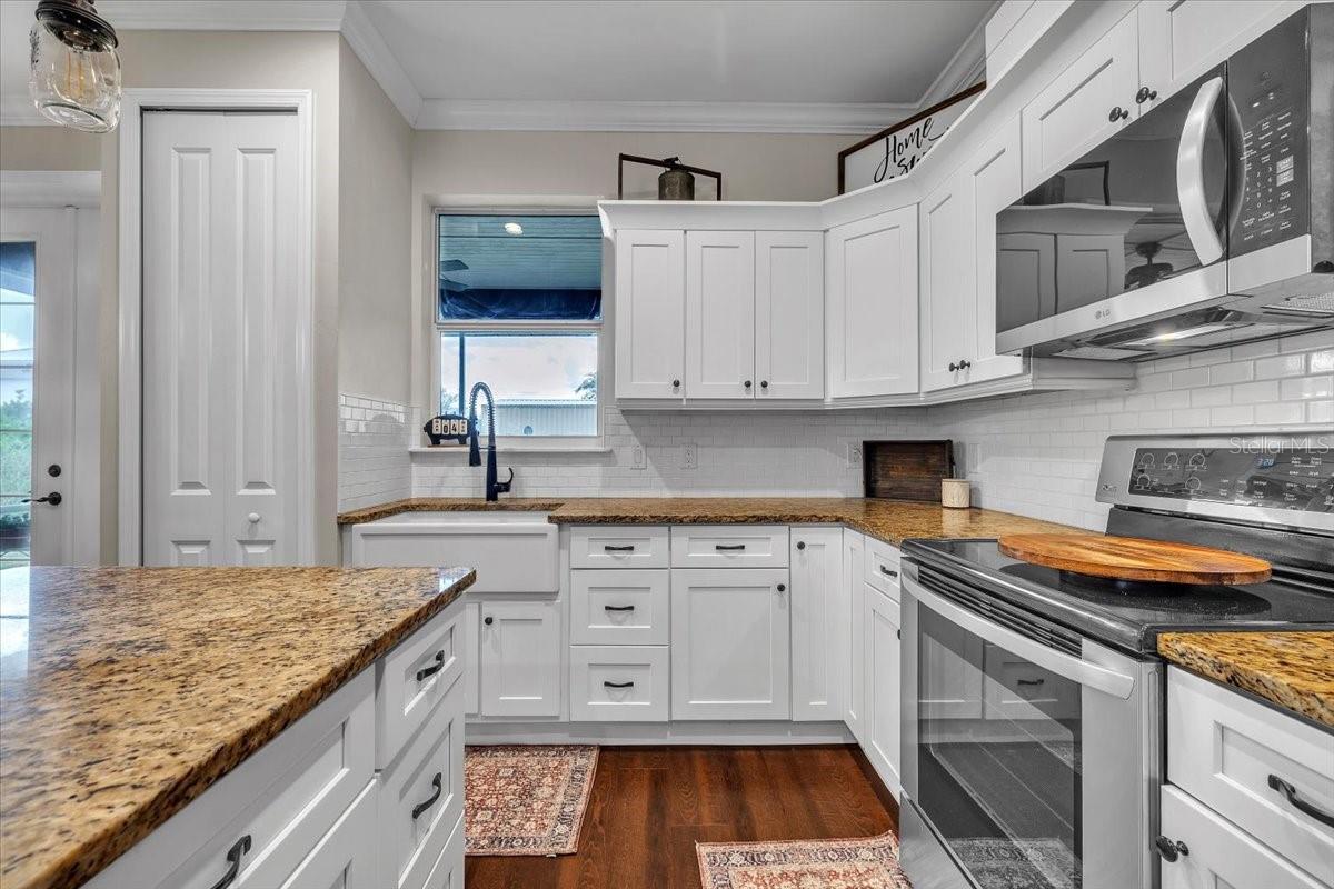 Image 12 of 45 For 8429 Riverview Oaks Terrace