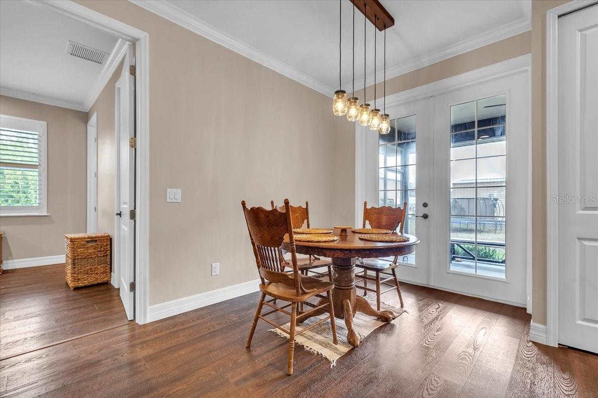 Image 13 of 45 For 8429 Riverview Oaks Terrace