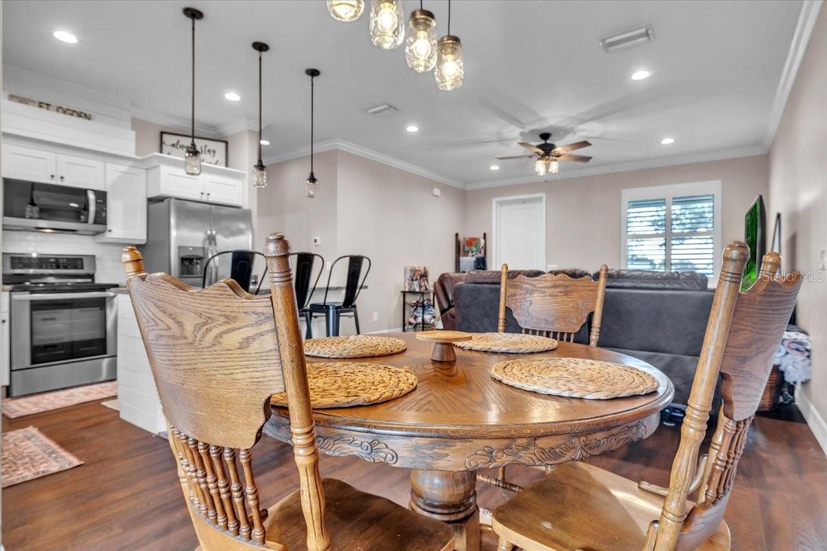 Image 16 of 45 For 8429 Riverview Oaks Terrace