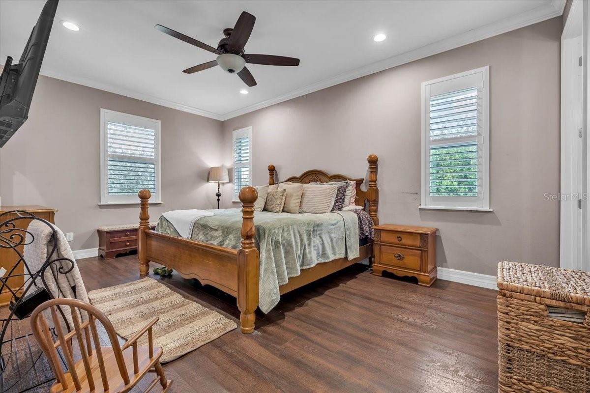 Image 17 of 45 For 8429 Riverview Oaks Terrace