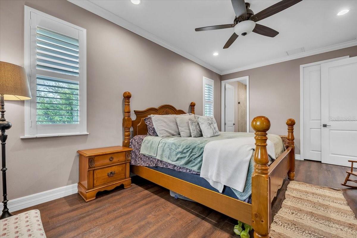 Image 18 of 45 For 8429 Riverview Oaks Terrace