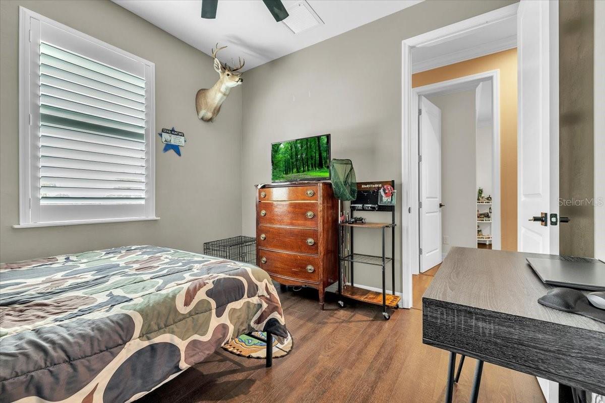 Image 21 of 45 For 8429 Riverview Oaks Terrace