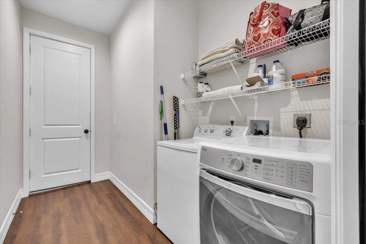 Image 25 of 45 For 8429 Riverview Oaks Terrace