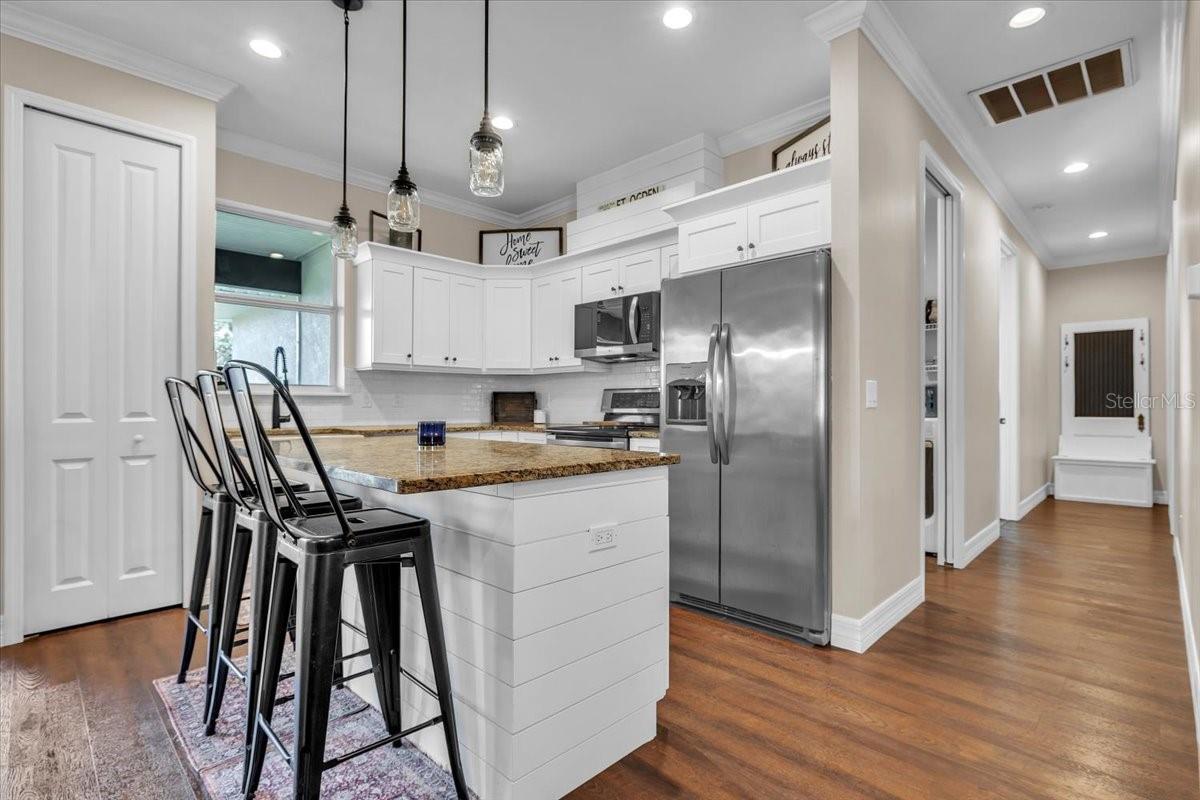 Image 6 of 45 For 8429 Riverview Oaks Terrace