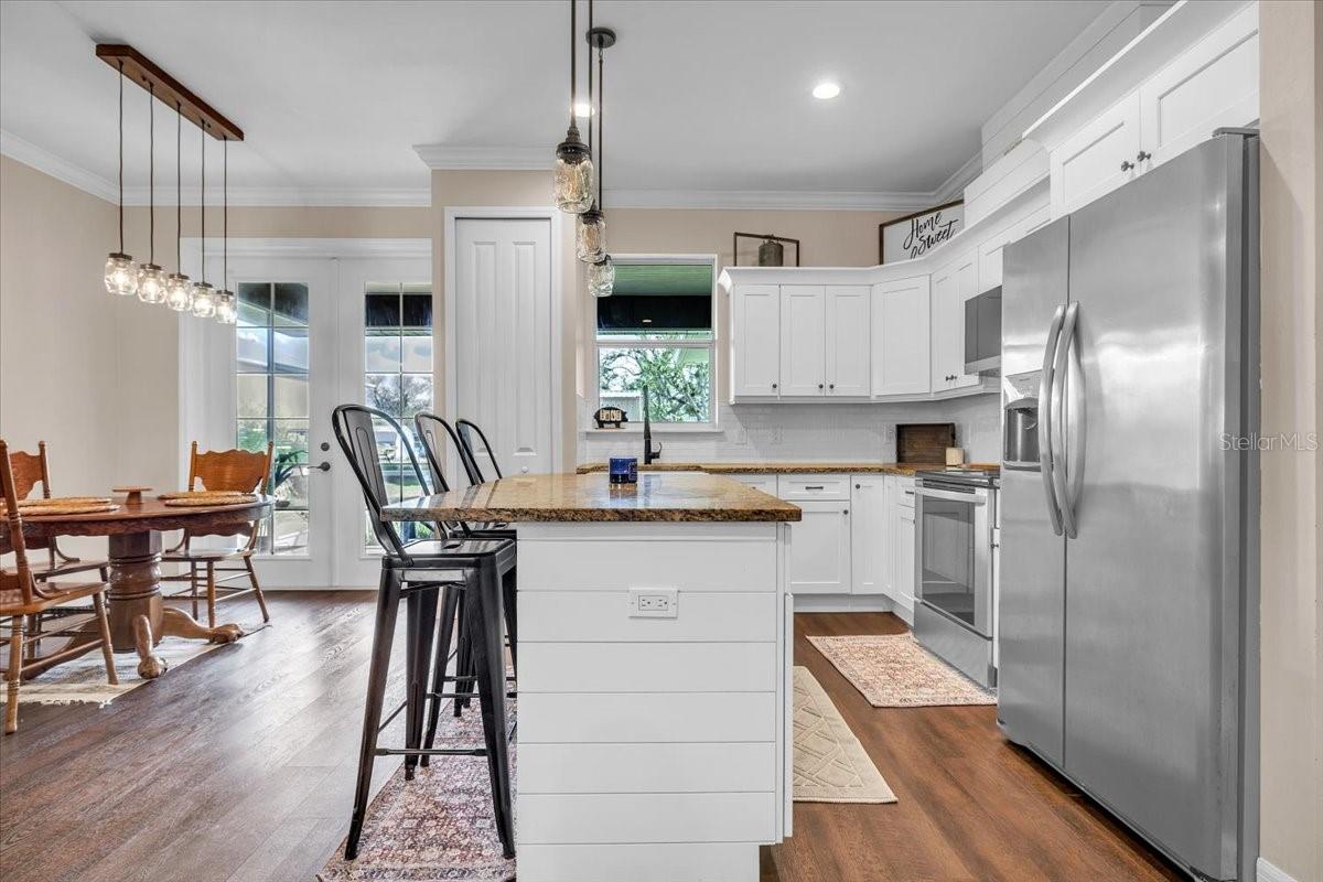 Image 8 of 45 For 8429 Riverview Oaks Terrace