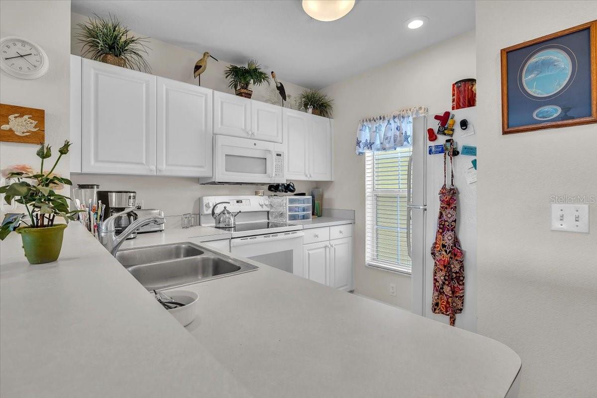 Image 11 of 48 For 19335 Water Oak Drive 204