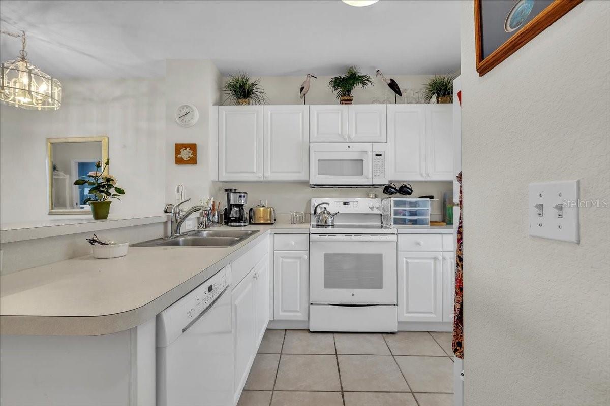 Image 12 of 48 For 19335 Water Oak Drive 204