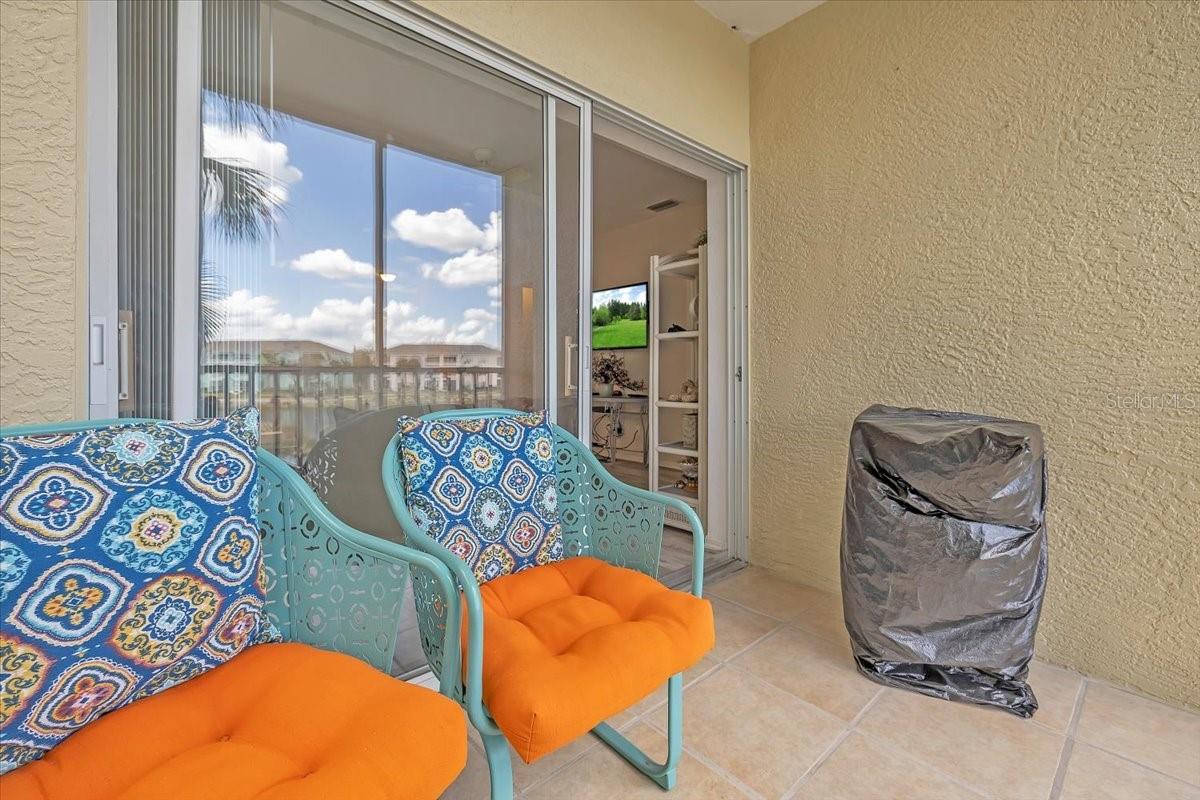 Image 21 of 48 For 19335 Water Oak Drive 204