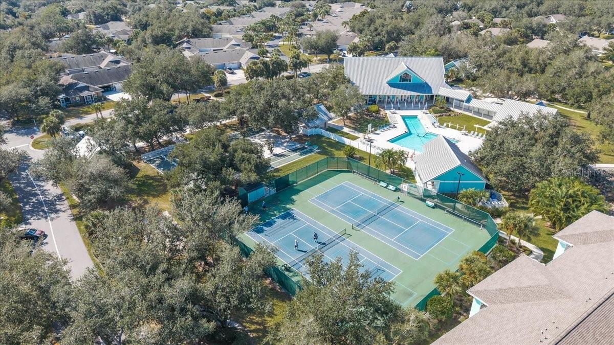 Image 32 of 48 For 19335 Water Oak Drive 204