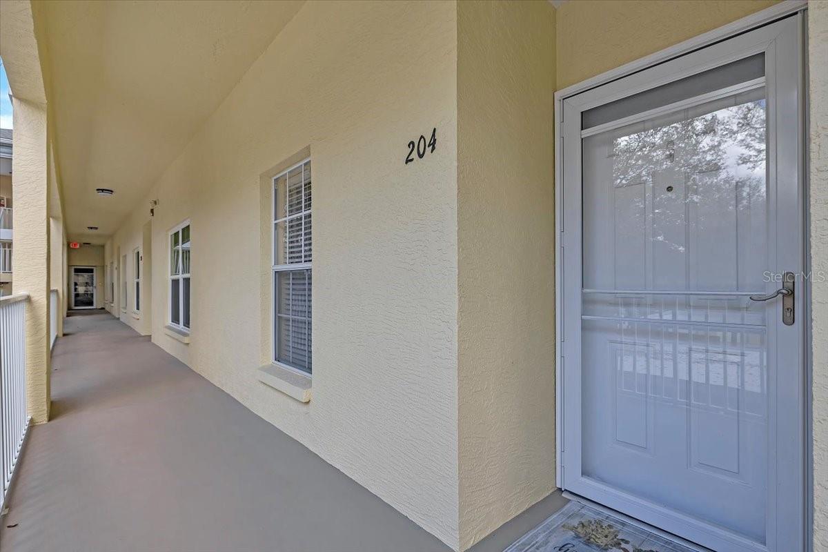 Image 4 of 48 For 19335 Water Oak Drive 204