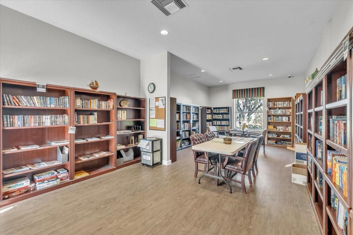 Image 41 of 48 For 19335 Water Oak Drive 204