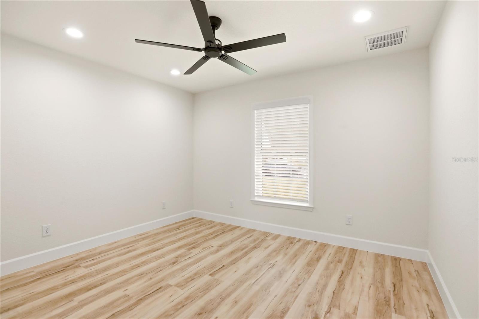 Image 23 of 50 For 6 13th Place