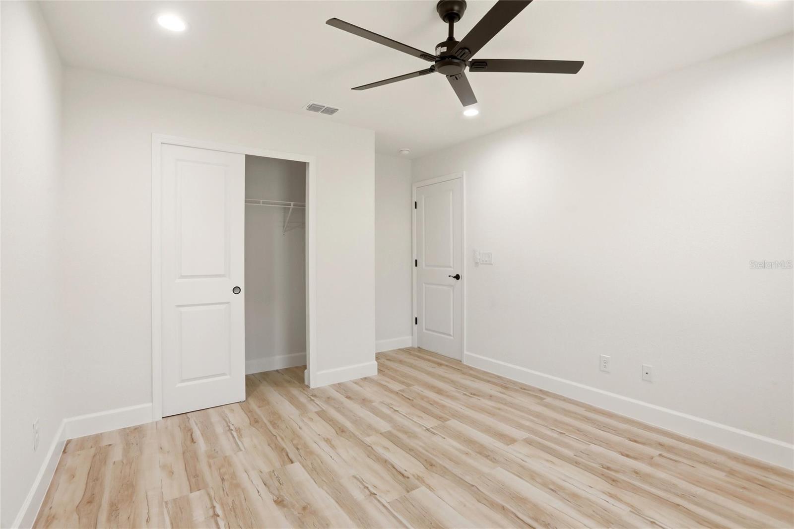 Image 28 of 50 For 6 13th Place