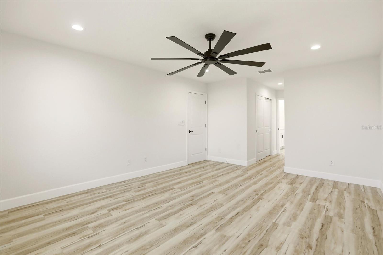 Image 30 of 50 For 6 13th Place