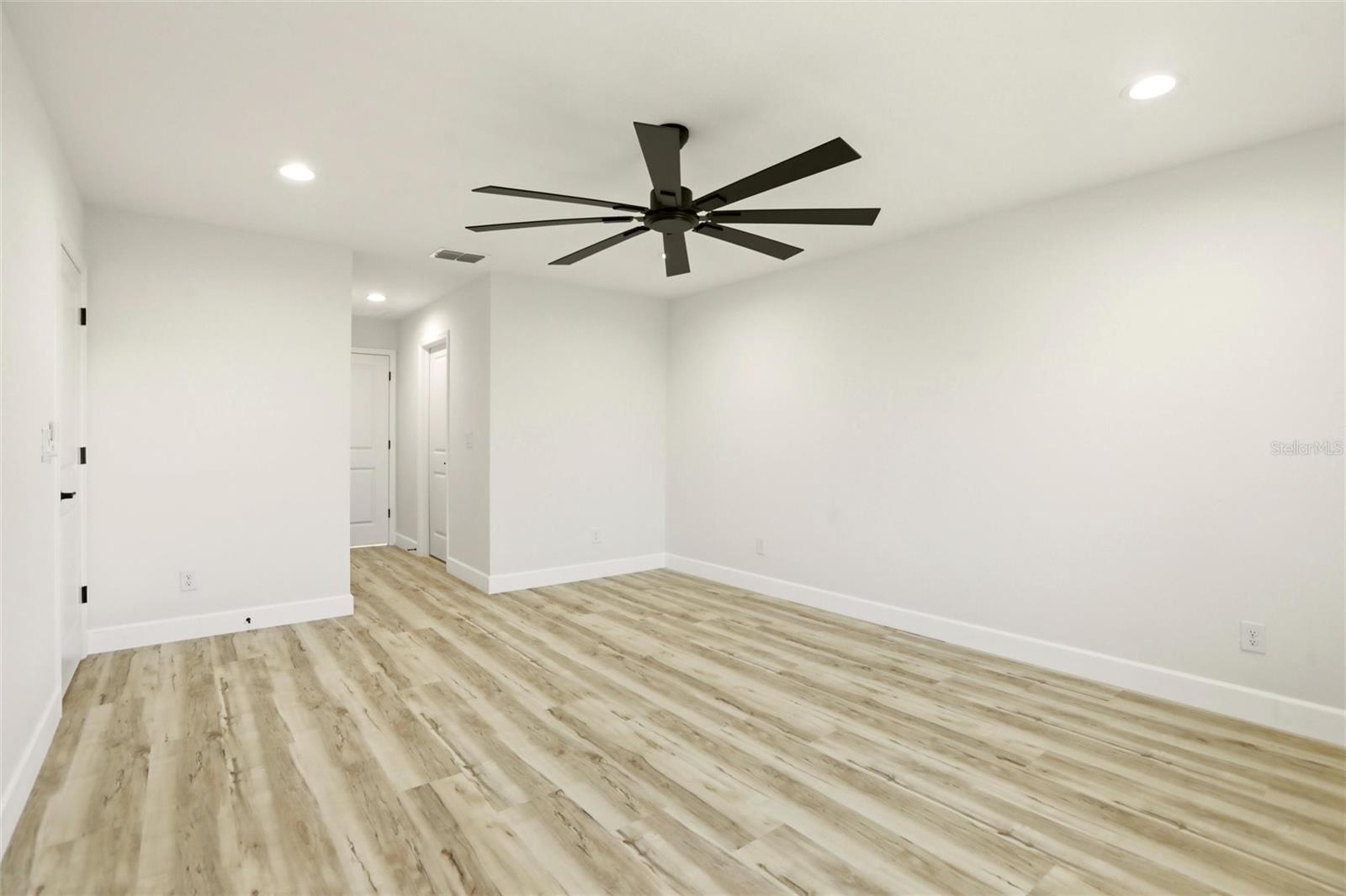 Image 31 of 50 For 6 13th Place