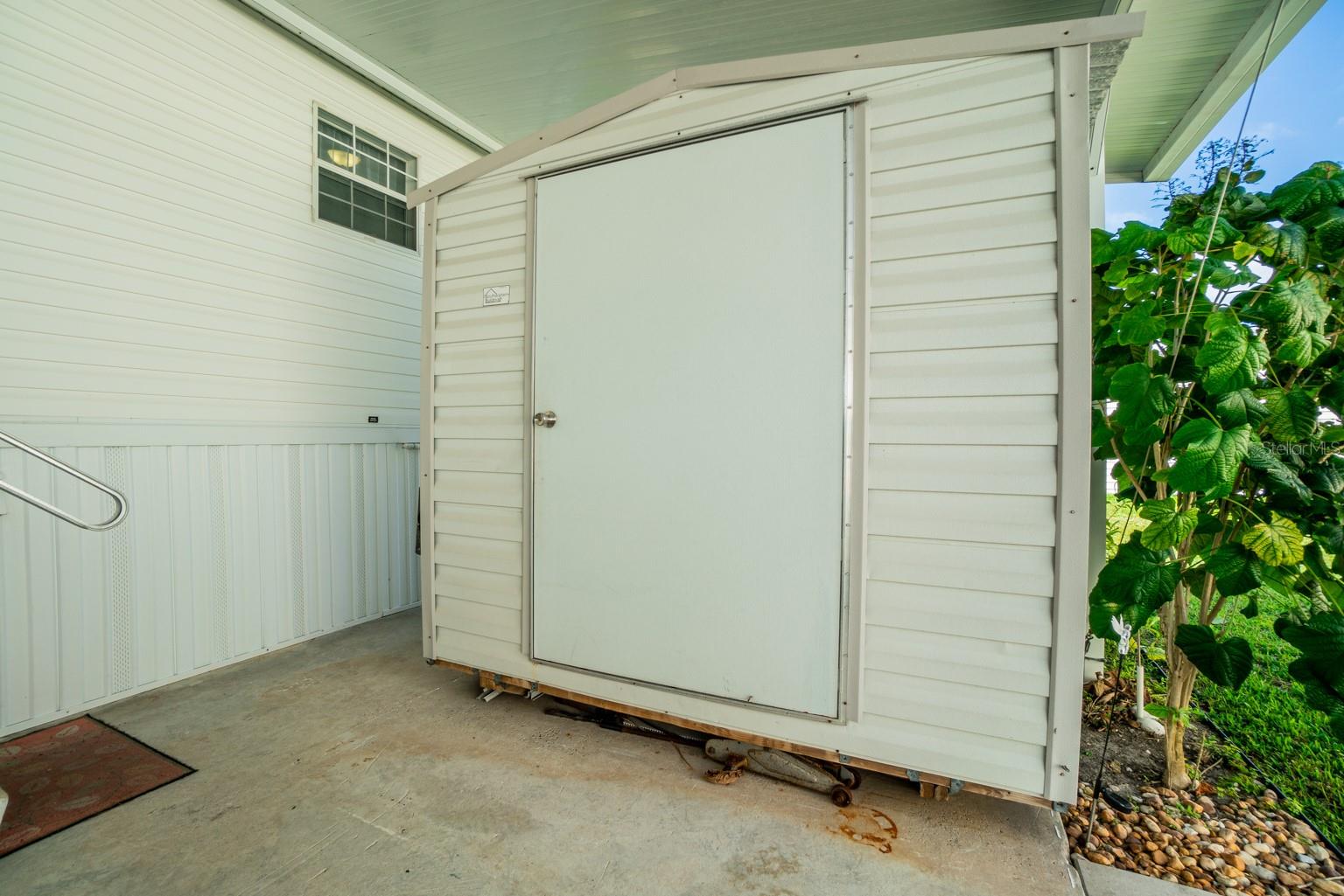 Image 28 of 41 For 10303 Burnt Store Road 203