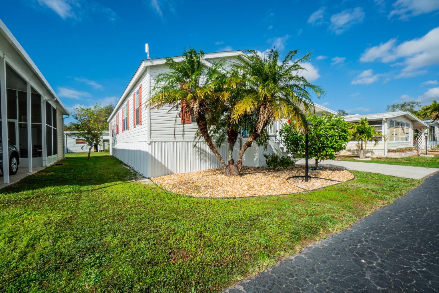 Image 30 of 41 For 10303 Burnt Store Road 203