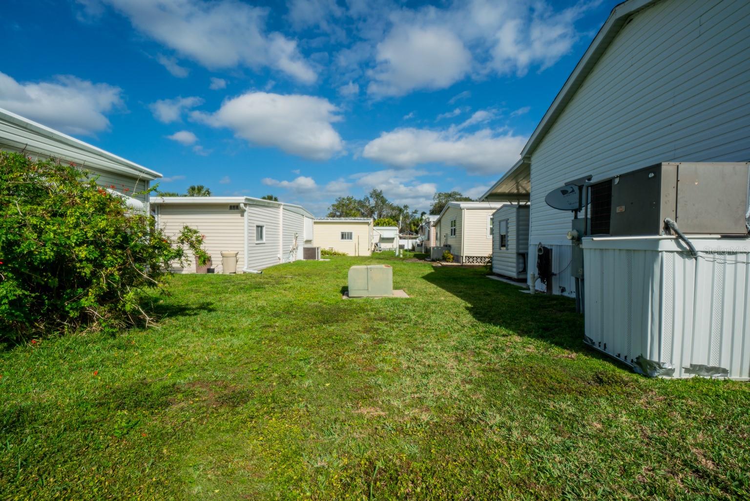 Image 36 of 41 For 10303 Burnt Store Road 203