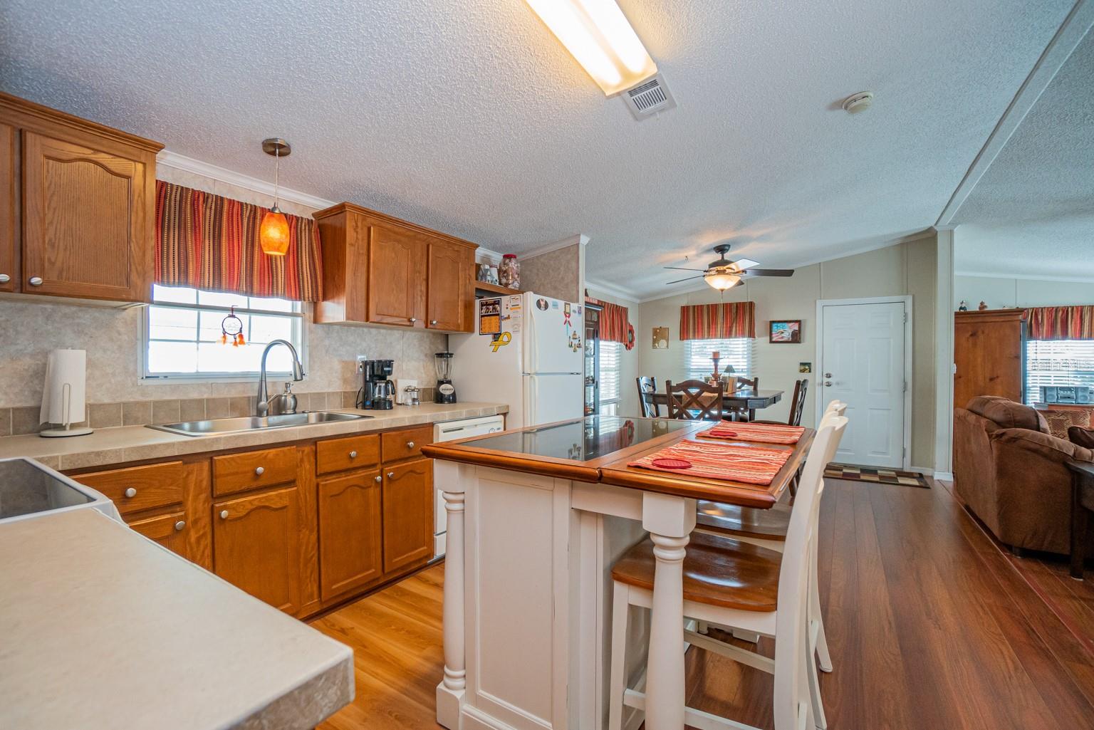 Image 8 of 41 For 10303 Burnt Store Road 203