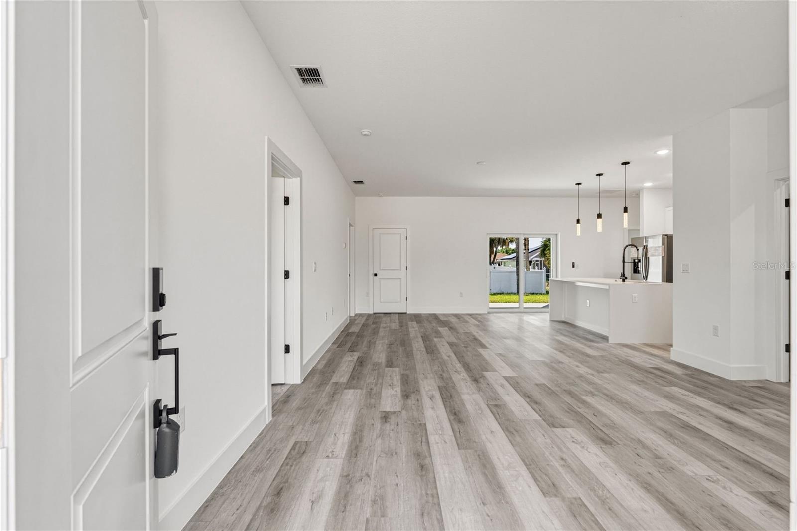 Image 4 of 40 For 2779 Flagami Lane