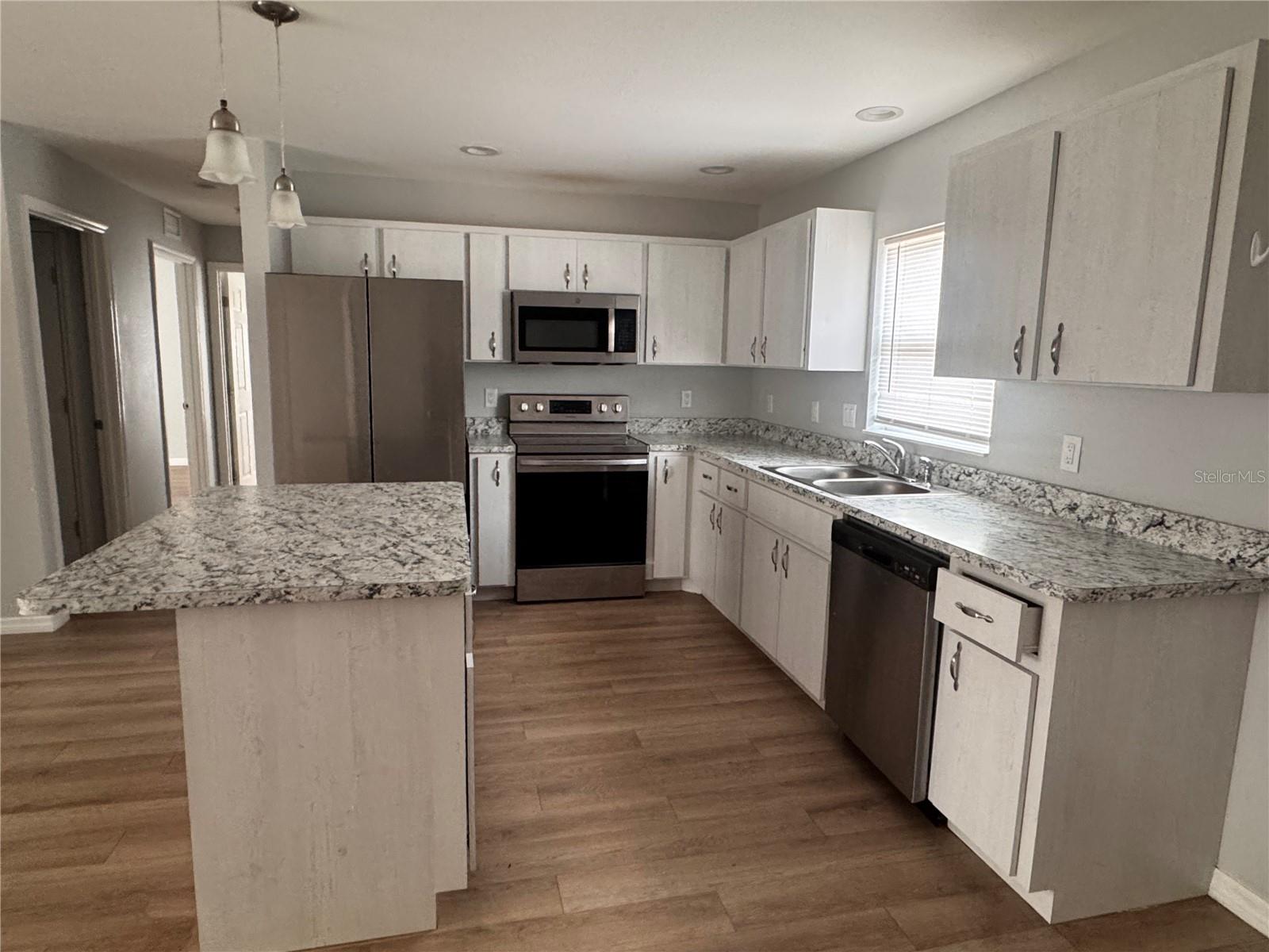 Image 2 of 38 For 625 Thirteenth Avenue