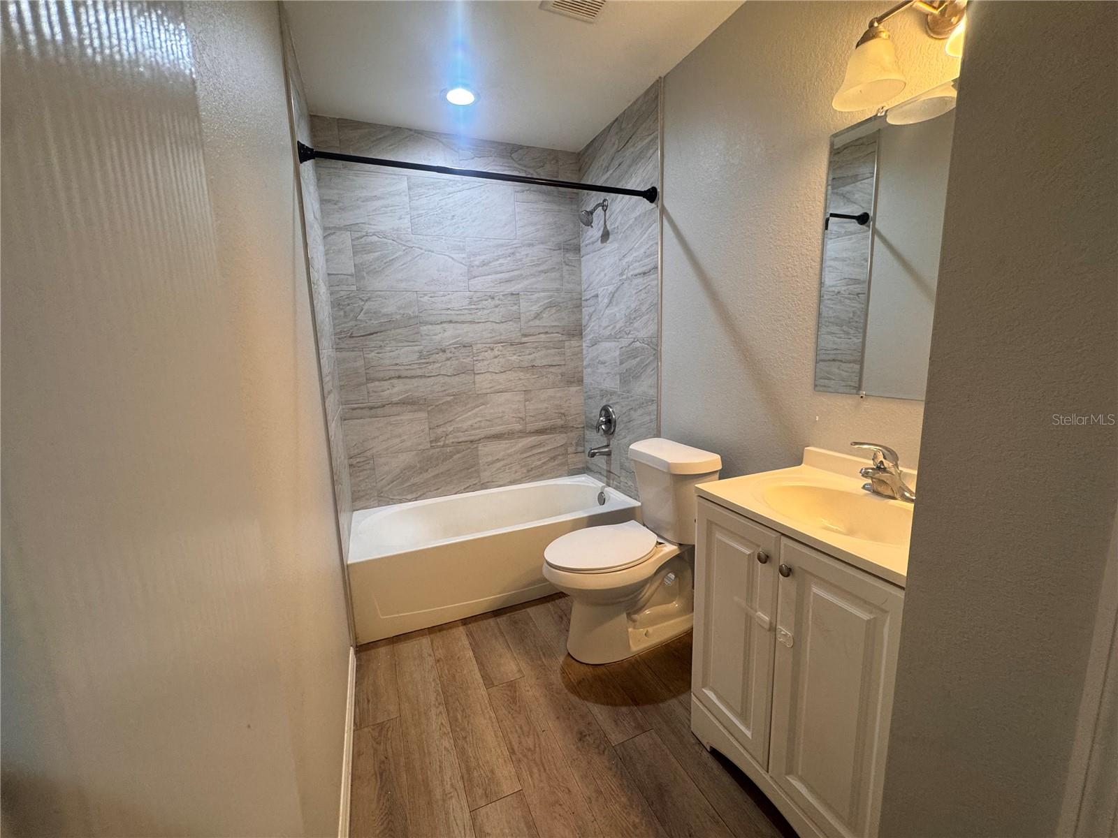 Image 23 of 38 For 625 Thirteenth Avenue