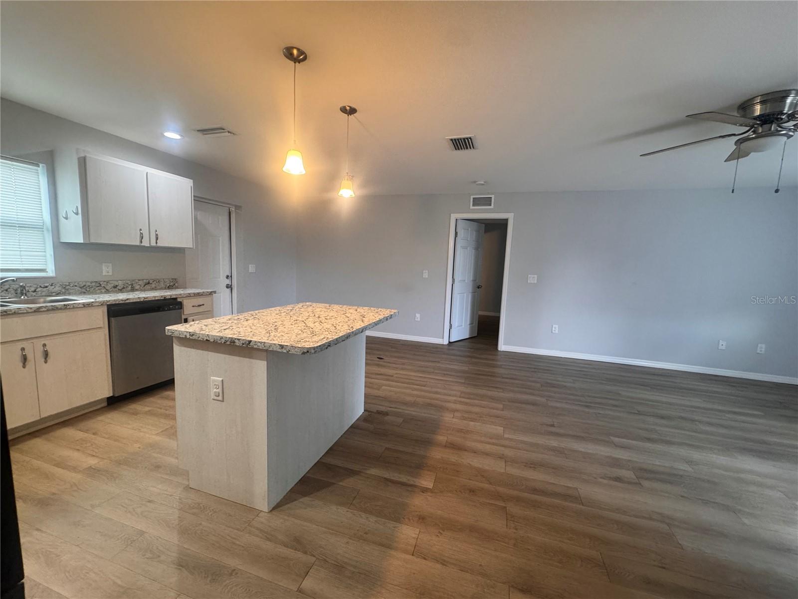 Image 28 of 38 For 625 Thirteenth Avenue